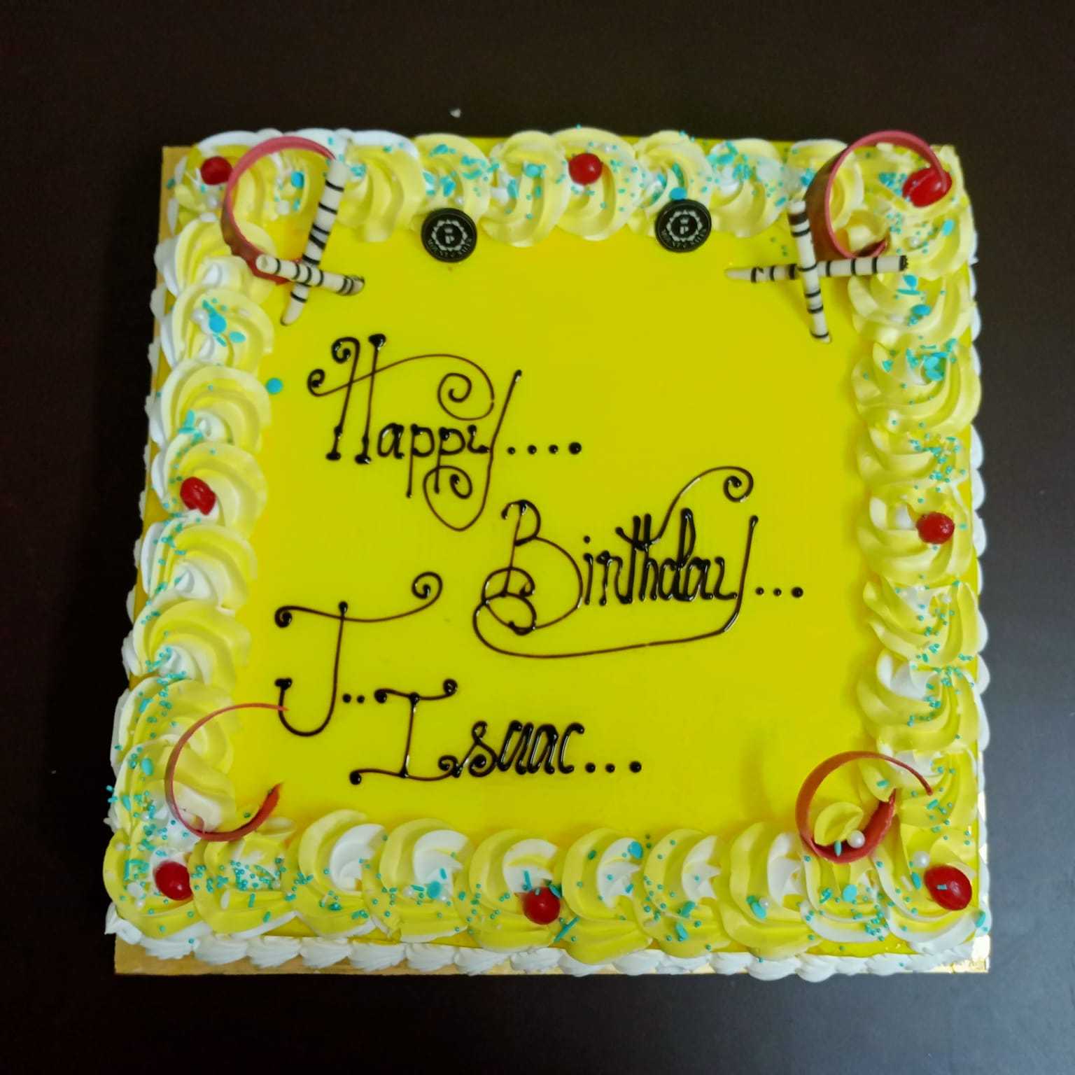 Premium RED N White Velvet Cake